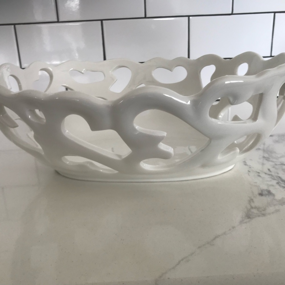 Elegant White Ceramic Fruit Bowl